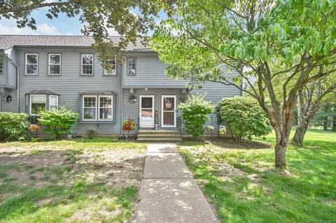 1 Abbott Rd #206, Ellington, CT 06029