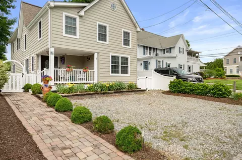 21 Prospect Ave, Niantic, CT 06357