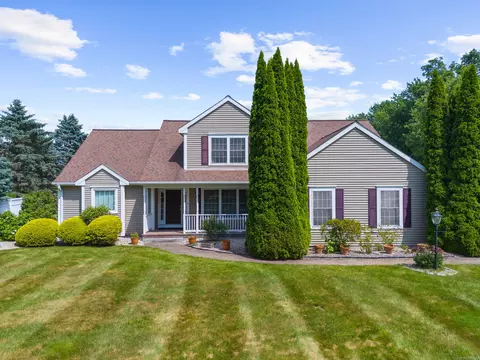 15 Sweet Meadow Dr, South Windsor, CT 06074