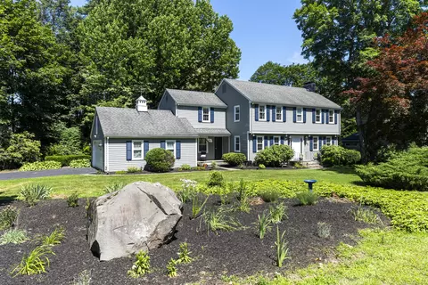 42 Lovelace Dr, West Hartford, CT 06117