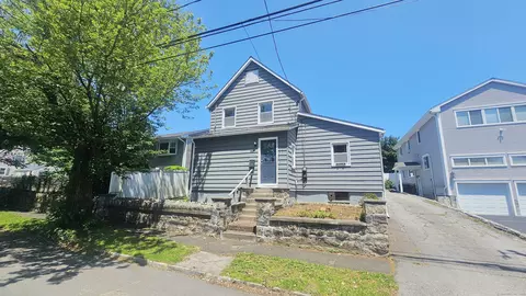 83 Mulberry St, Stamford, CT 06907
