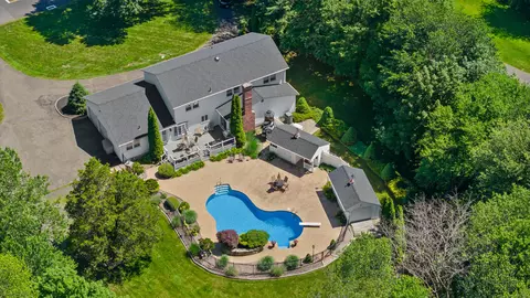 40 Hawley Rd, Danbury, CT 06811
