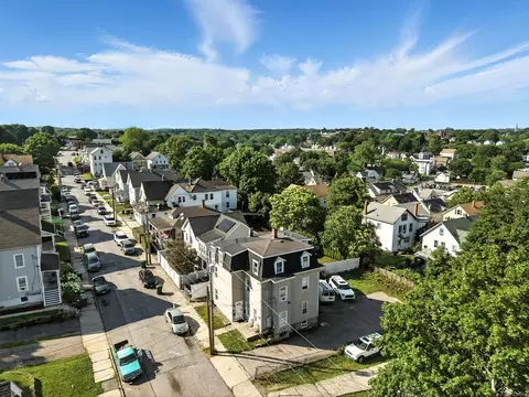 19 Summer St, New London, CT 06320