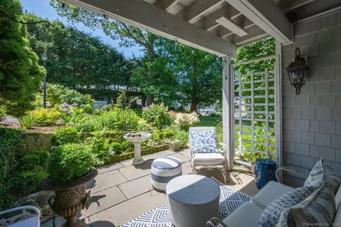 13 Rowayton Woods Dr #13, Norwalk, CT 06854