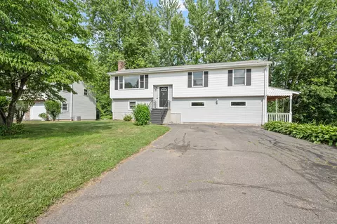 2 Hillyer Dr, Enfield, CT 06082