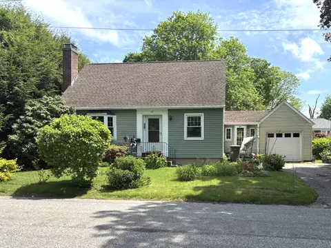 65 Hewitt St, Willimantic, CT 06226