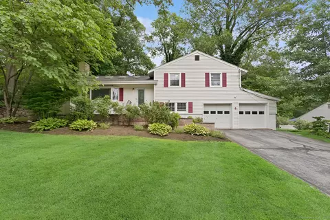 6 Kingsbury Rd, Norwalk, CT 06851