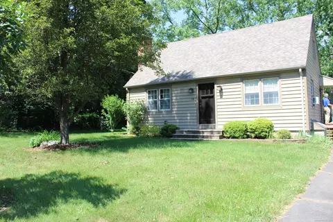 28 Knollwood Rd, Burlington, CT 06013