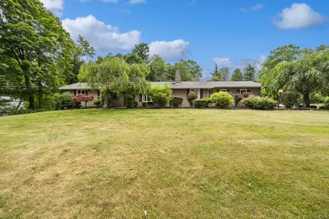 55 Wilford Rd, North Branford, CT 06471