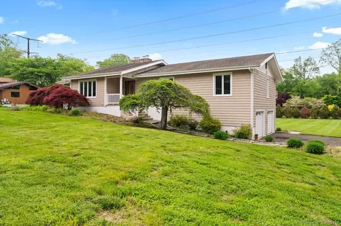 475 Pine Tree Dr, Orange, CT 06477
