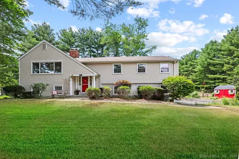 18 Chestnut Hill Rd, Simsbury, CT 06092