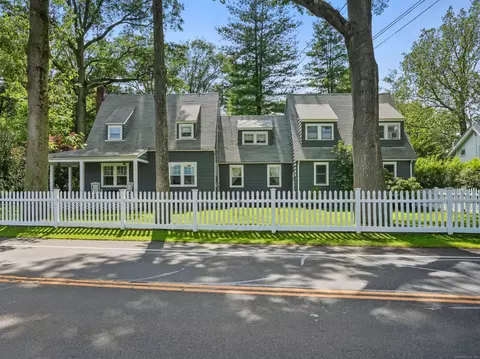2 Clearview Ave, Norwalk, CT 06851