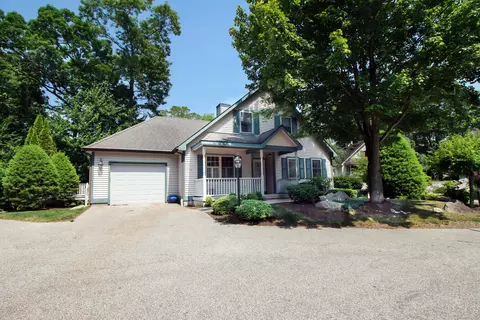1 Chestnut Dr #1, Niantic, CT 06357