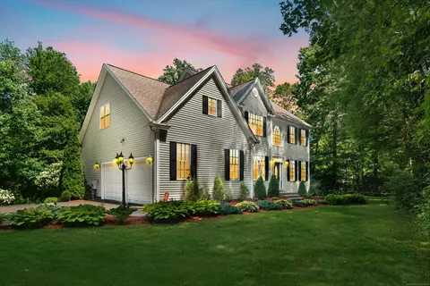 20 Lisbon Ter, Oxford, CT 06478