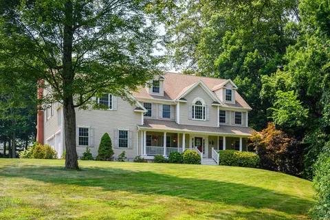 9 Josh Ln, Danbury, CT 06811