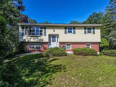 24 Bullet Hill Rd, Danbury, CT 06811