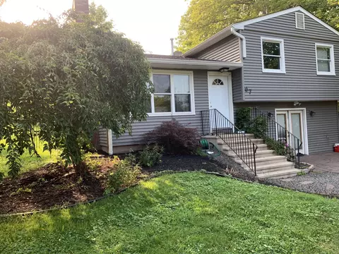 67 Side Hill Dr, Durham, CT 06422
