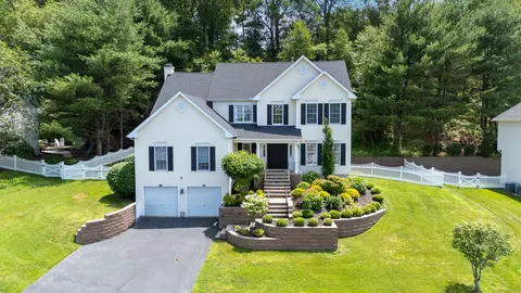 81 Salem Rd, Trumbull, CT 06611