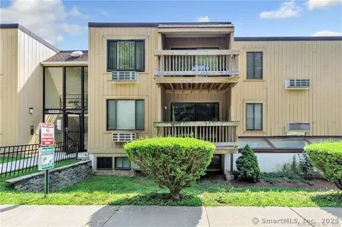 175 Mill Pond Rd #203, Hamden, CT 06514