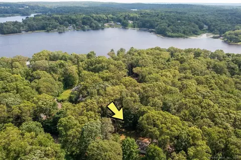 40 Clearview Rd, Moodus, CT 06469