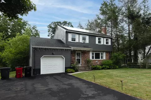 152 Fiesta Hts, Meriden, CT 06451