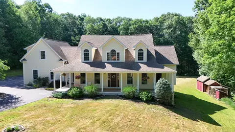 48 Mountain Rd, Colchester, CT 06415