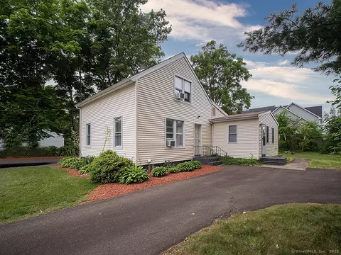37 Landin St, Woodbridge, CT 06525