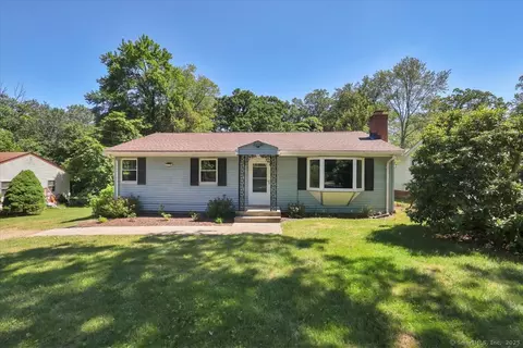 57 Lakeview Hts, Lebanon, CT 06249