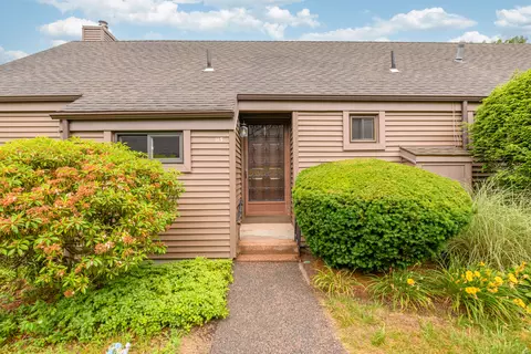 113 Hollister Way N #113, Glastonbury, CT 06033