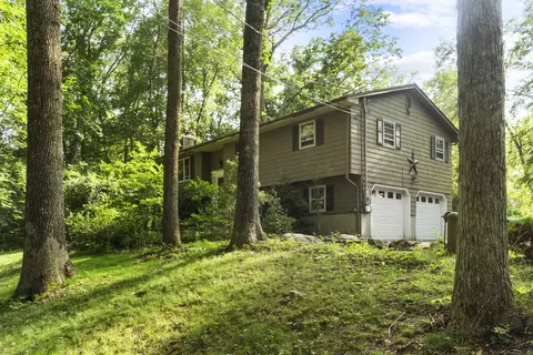 103 Dean Rd, East Lyme, CT 06333