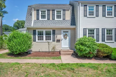 10 Redbud Ln #10, Glastonbury, CT 06033