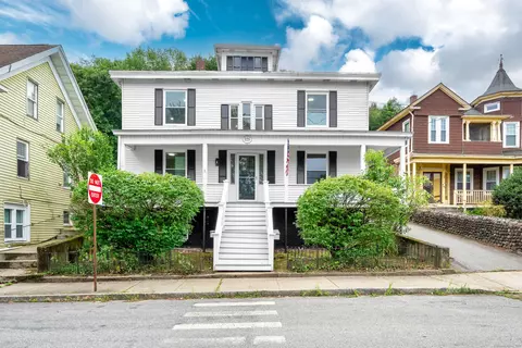 105 High St, Sprague, CT 06330