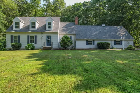 10 Heritage Dr, Prospect, CT 06712