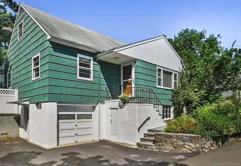 46 Soundview Ave, Norwalk, CT 06854