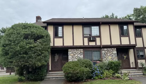 239 Foxwood Ln #239, Milford, CT 06461