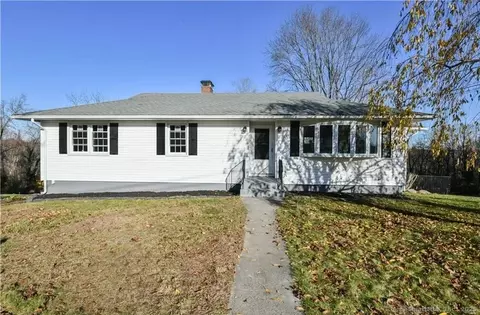 74 Joy Rd, Middlebury, CT 06762