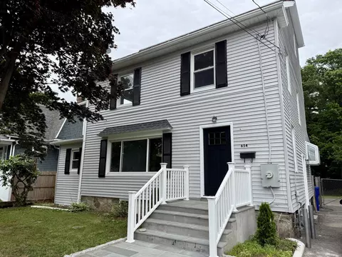 654 Nichols Ave, Stratford, CT 06614