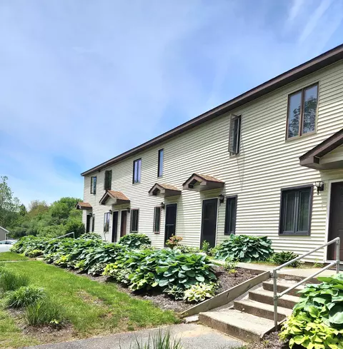 3 Brook Front Ln #3, Pomfret, CT 06259