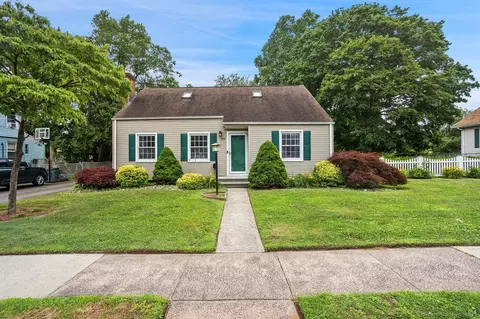 100 Frank St, East Haven, CT 06512