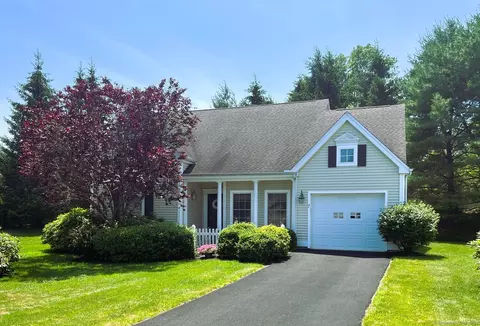 7 Clover Ln #7, Farmington, CT 06032