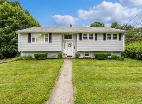 95 Flagg Ave, Oakville, CT 06779