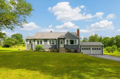 342 County Rd, Woodstock, CT 06281