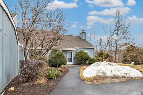 94 Black Birch Ct #94, Shelton, CT 06484