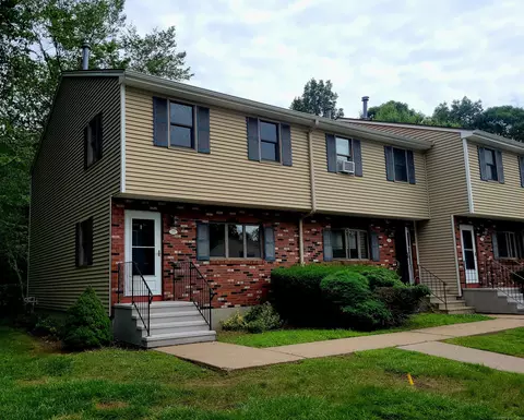 20 Brookside Vlg #20, Enfield, CT 06082
