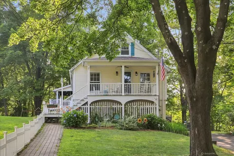 202 Plainville Ave, Unionville, CT 06085