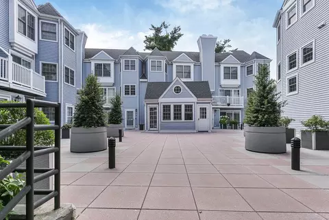 118 Grove St #7, Stamford, CT 06901