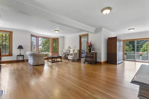 23 Summit St, East Hampton, CT 06424