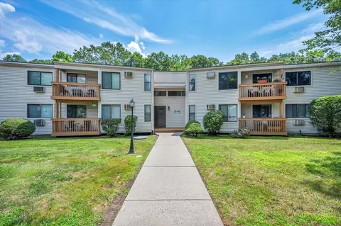 34 Woodland Dr #34, Cromwell, CT 06416