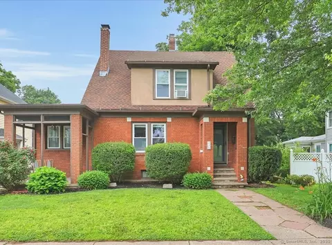 146 Summit St, Manchester, CT 06040