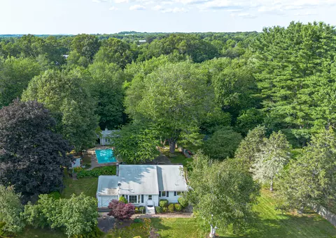 6 Winton Rd, East Windsor, CT 06088